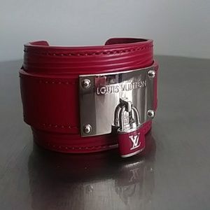 NWT Louis Vuitton Infinit Bracelet in Fuchsia